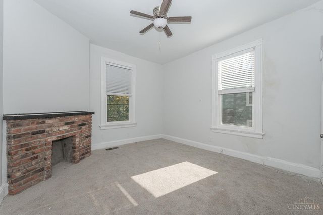 2232 Kemper Lane, Cincinnati, OH 45206