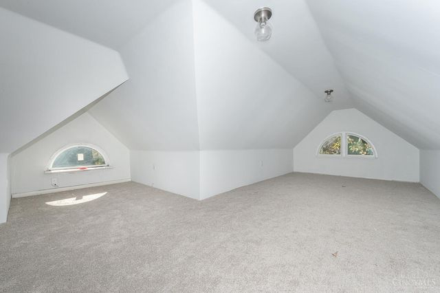 2232 Kemper Lane, Cincinnati, OH 45206