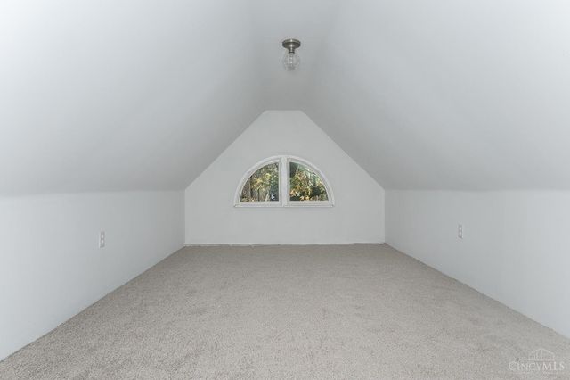 2232 Kemper Lane, Cincinnati, OH 45206