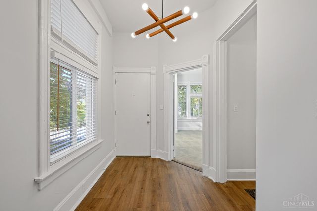 2232 Kemper Lane, Cincinnati, OH 45206