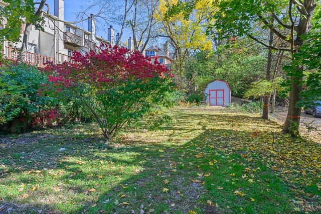 2232 Kemper Lane, Cincinnati, OH 45206