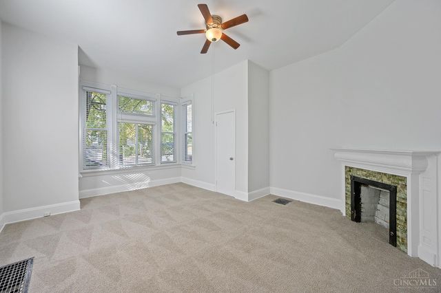 2232 Kemper Lane, Cincinnati, OH 45206