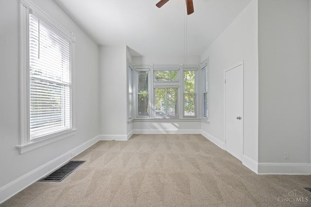 2232 Kemper Lane, Cincinnati, OH 45206