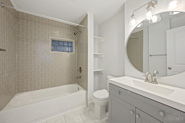 2232 Kemper Lane, Cincinnati, OH 45206