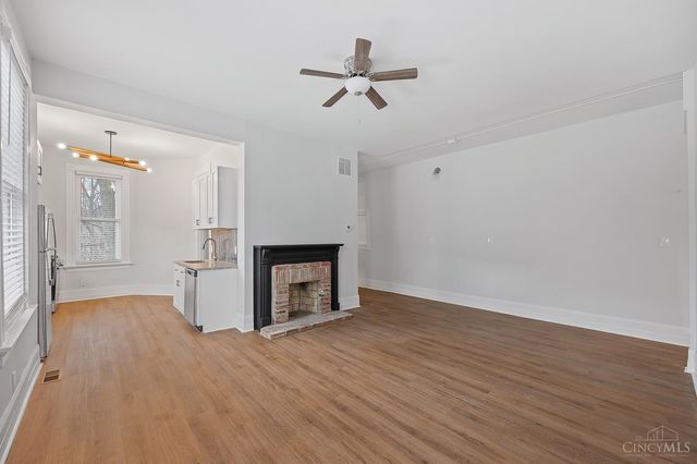 2232 Kemper Lane, Cincinnati, OH 45206