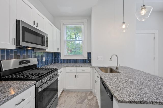 2232 Kemper Lane, Cincinnati, OH 45206