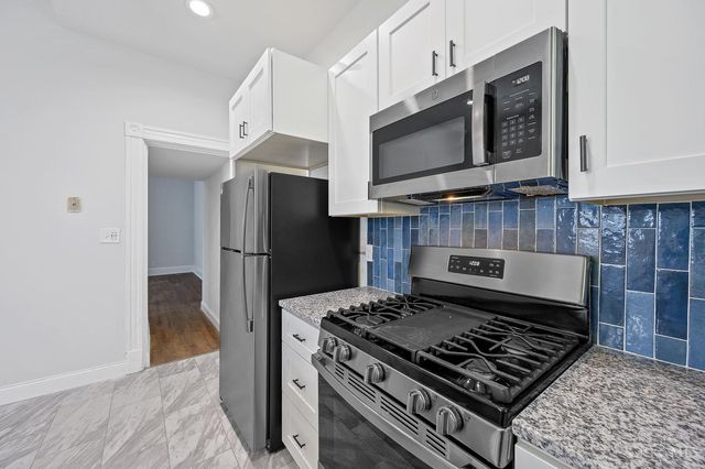 2232 Kemper Lane, Cincinnati, OH 45206