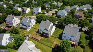 1411 BARKSDALE DR NE, Leesburg, VA 20176