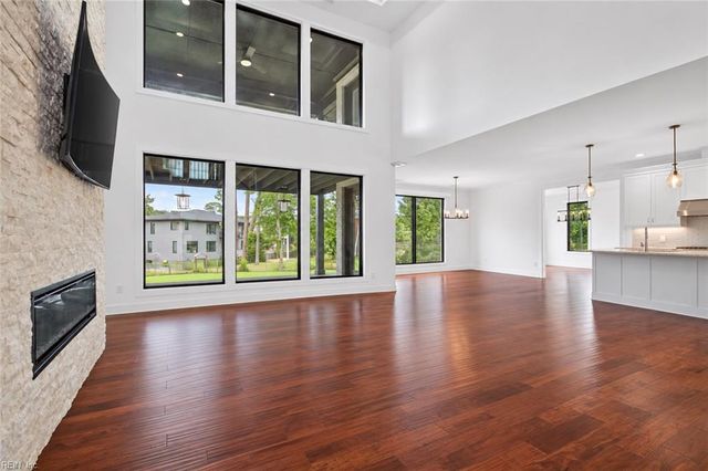 1316 Lambeth LN, Virginia Beach, VA 23455