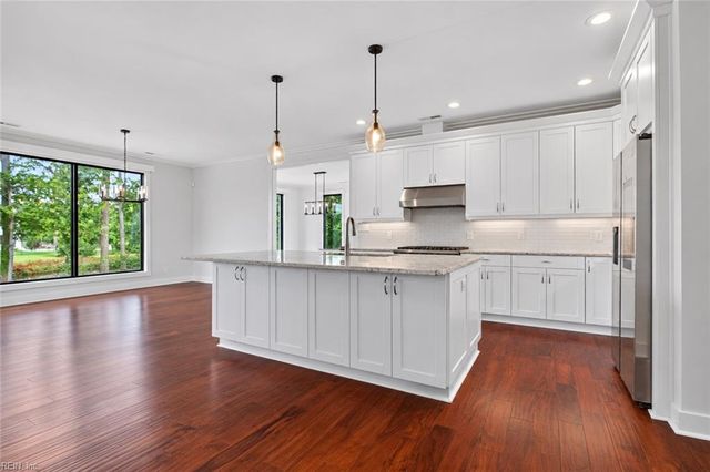 1316 Lambeth LN, Virginia Beach, VA 23455