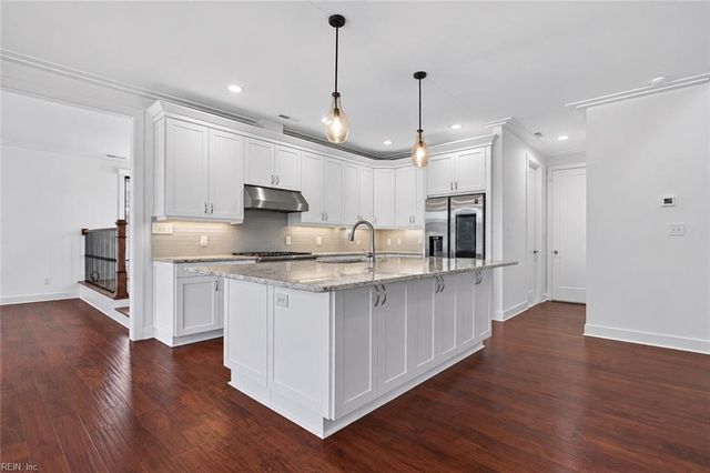1316 Lambeth LN, Virginia Beach, VA 23455