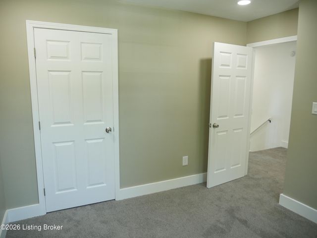 927 Algonquin Pkwy, Louisville, KY 40208