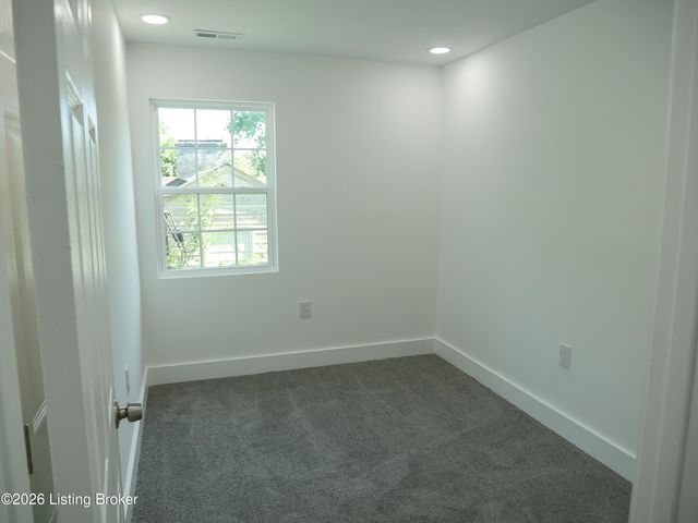 927 Algonquin Pkwy, Louisville, KY 40208