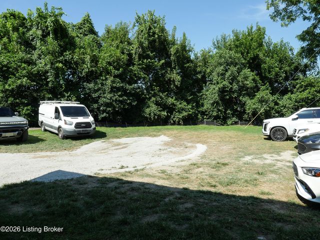 927 Algonquin Pkwy, Louisville, KY 40208