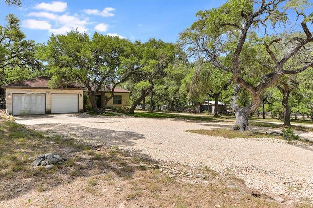 106 Masonic Lodge RD, Wimberley, TX 78676