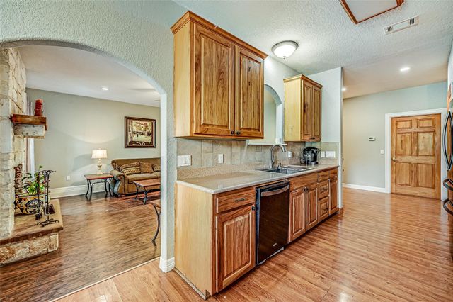 106 Masonic Lodge RD, Wimberley, TX 78676