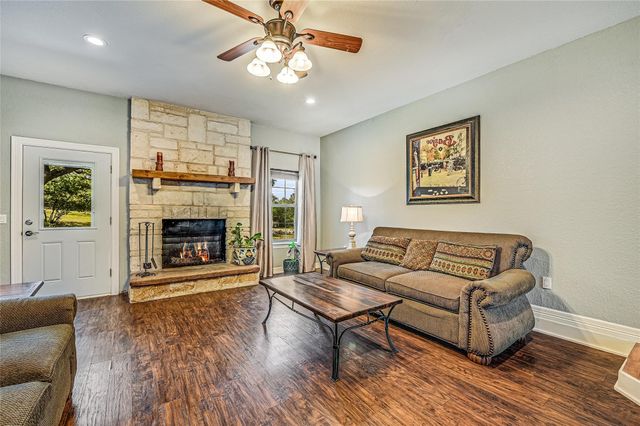 106 Masonic Lodge RD, Wimberley, TX 78676