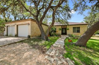 106 Masonic Lodge RD, Wimberley, TX 78676
