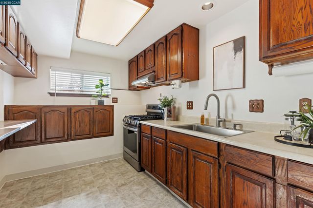 2321 Camino Dolores, Castro Valley, CA 94546