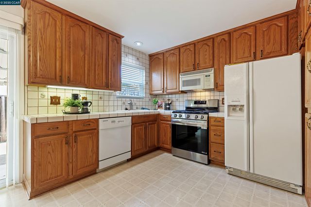 2321 Camino Dolores, Castro Valley, CA 94546