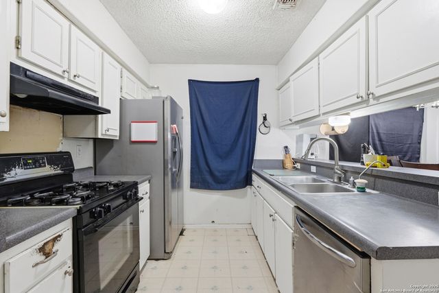 6710 sunlight, Leon Valley, TX 78238