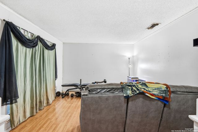 6710 sunlight, Leon Valley, TX 78238