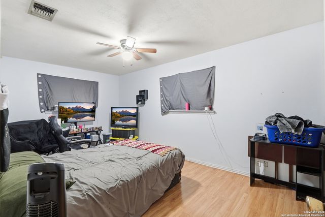 6710 sunlight, Leon Valley, TX 78238