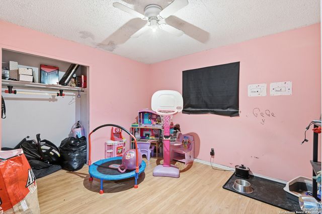 6710 sunlight, Leon Valley, TX 78238