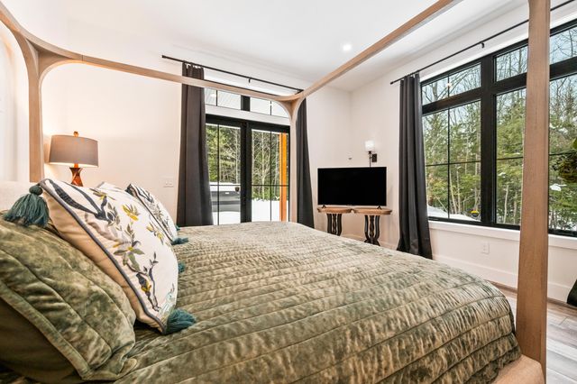 123 Oxbow Lane, Conway, NH 03818