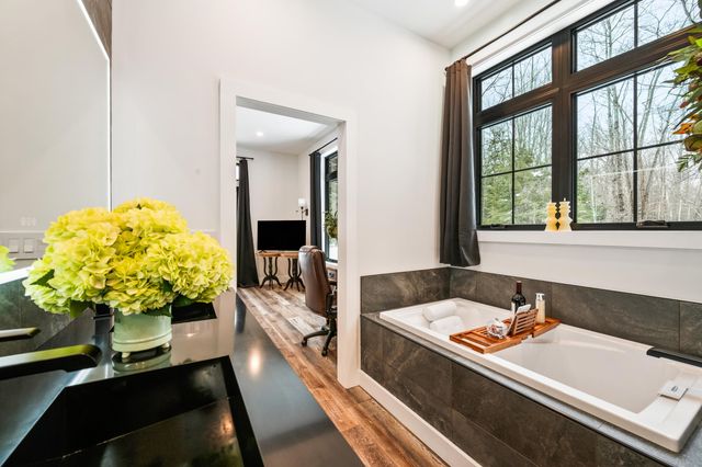 123 Oxbow Lane, Conway, NH 03818