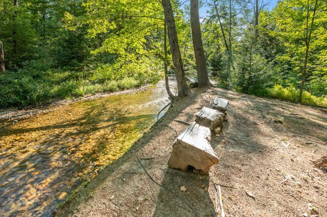 123 Oxbow Lane, Conway, NH 03818