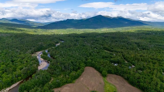 123 Oxbow Lane, Conway, NH 03818