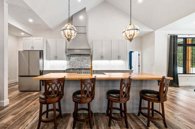 123 Oxbow Lane, Conway, NH 03818