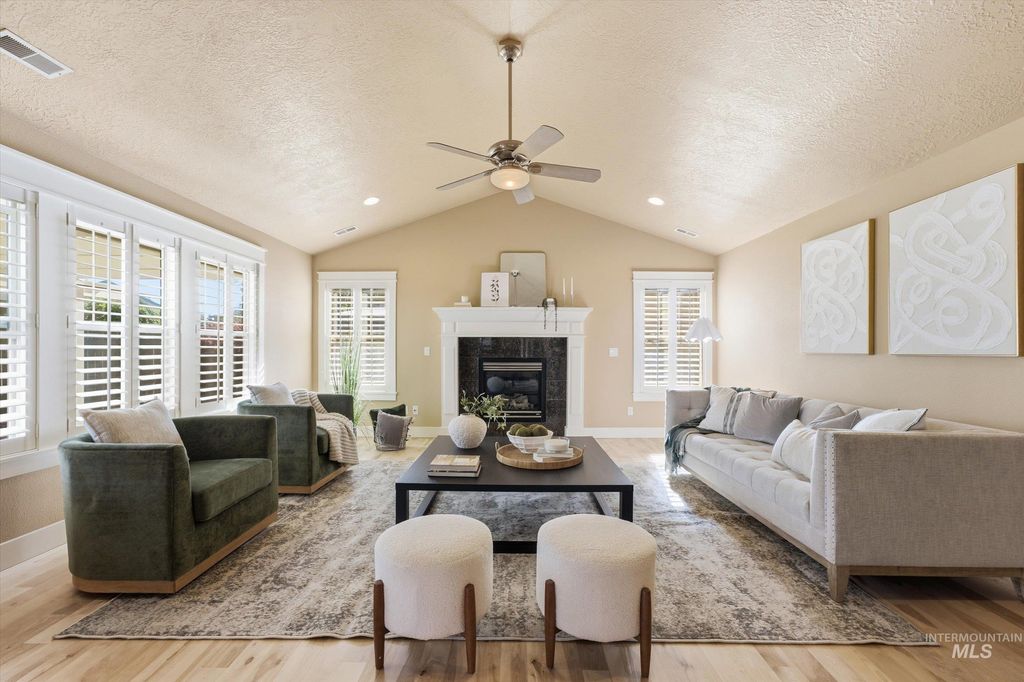 678 N Saddlebrook Way, Star, ID 83669 photo 2