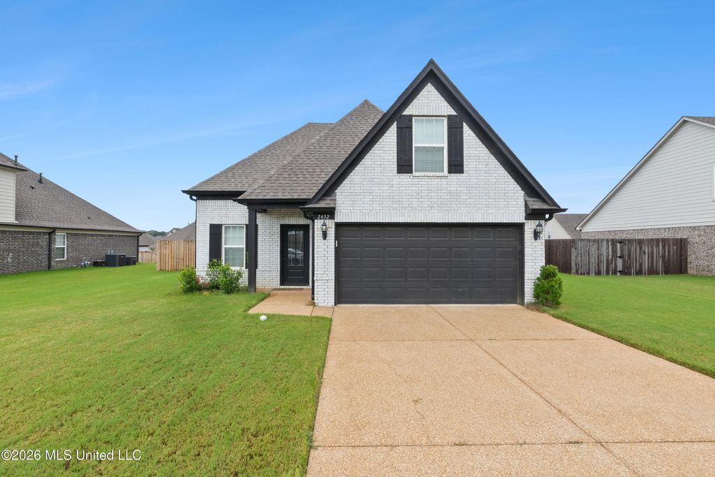 2432 Johnny Ray Drive, Southaven, MS 38672 — exterior