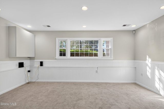 17 Ashley Drive, Colonie, NY 12110