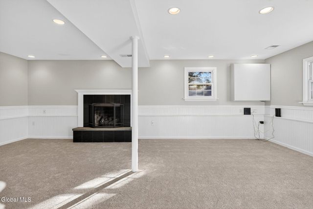 17 Ashley Drive, Colonie, NY 12110