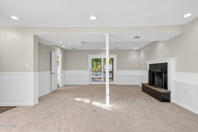 17 Ashley Drive, Colonie, NY 12110