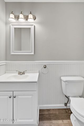 17 Ashley Drive, Colonie, NY 12110