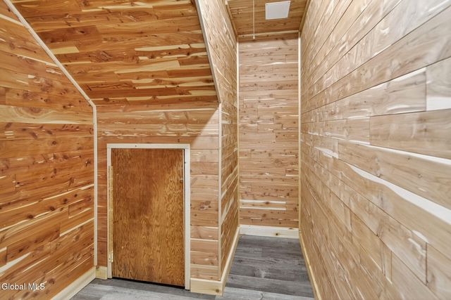 17 Ashley Drive, Colonie, NY 12110