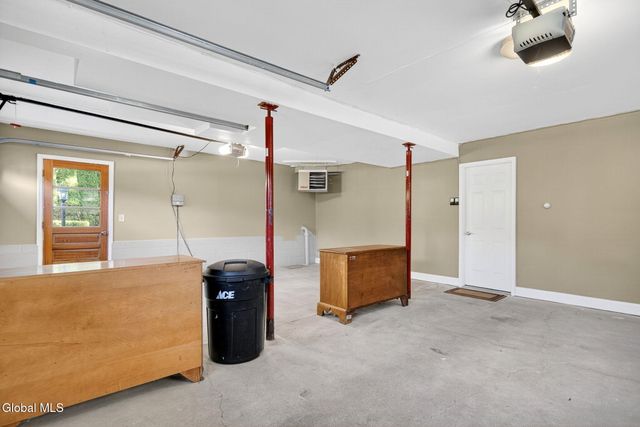 17 Ashley Drive, Colonie, NY 12110