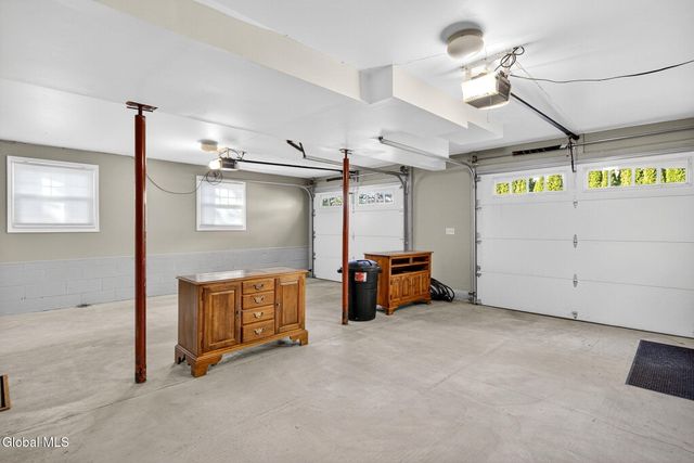 17 Ashley Drive, Colonie, NY 12110