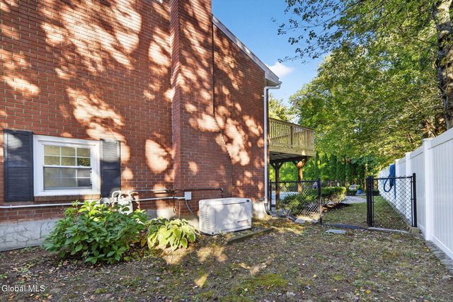 17 Ashley Drive, Colonie, NY 12110