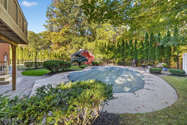 17 Ashley Drive, Colonie, NY 12110