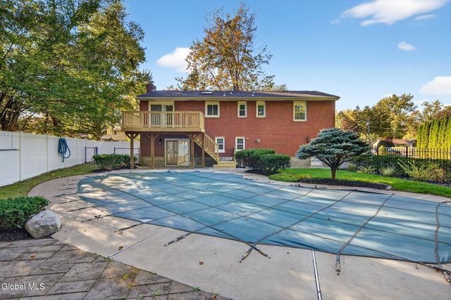 17 Ashley Drive, Colonie, NY 12110