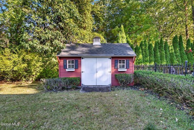 17 Ashley Drive, Colonie, NY 12110