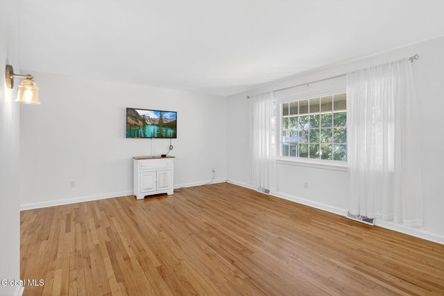 17 Ashley Drive, Colonie, NY 12110