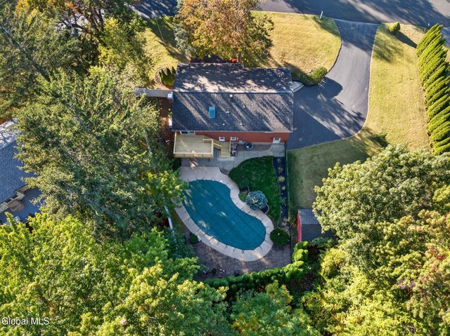 17 Ashley Drive, Colonie, NY 12110