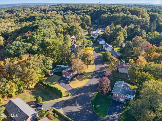 17 Ashley Drive, Colonie, NY 12110