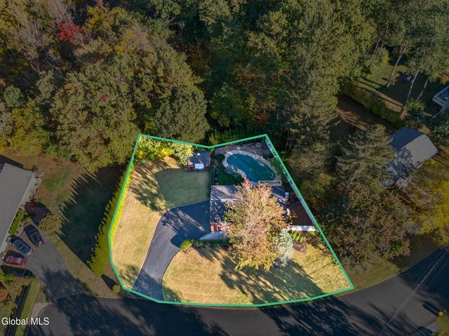 17 Ashley Drive, Colonie, NY 12110